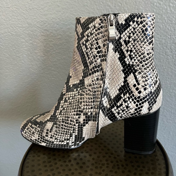 Nordstrom Haalexa-Lea Snake Skin Booties - Picture 6 of 13